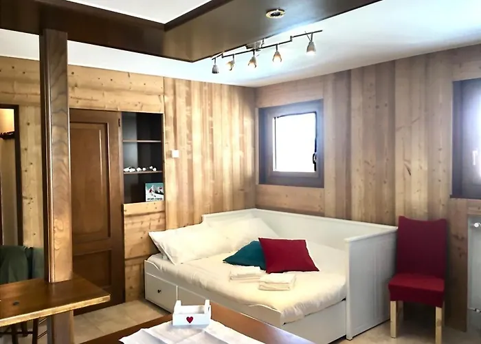 Aroma Di Legno E Profumo Di Neve * بيريوِل تْشيرفينيا